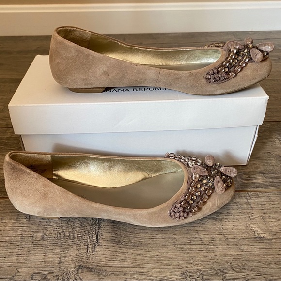 New Jewel/Bead Embellished Ballet Flats in Taupe Suede, 8.5, Banana Republic. - Picture 2 of 16